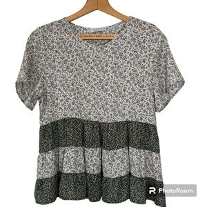 Paper Crane Mixed Print, short sleeved Babydoll Top in tan and olive. Women’s L